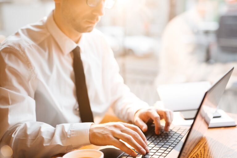 Read more about the article Traditional vs Digital Marketing